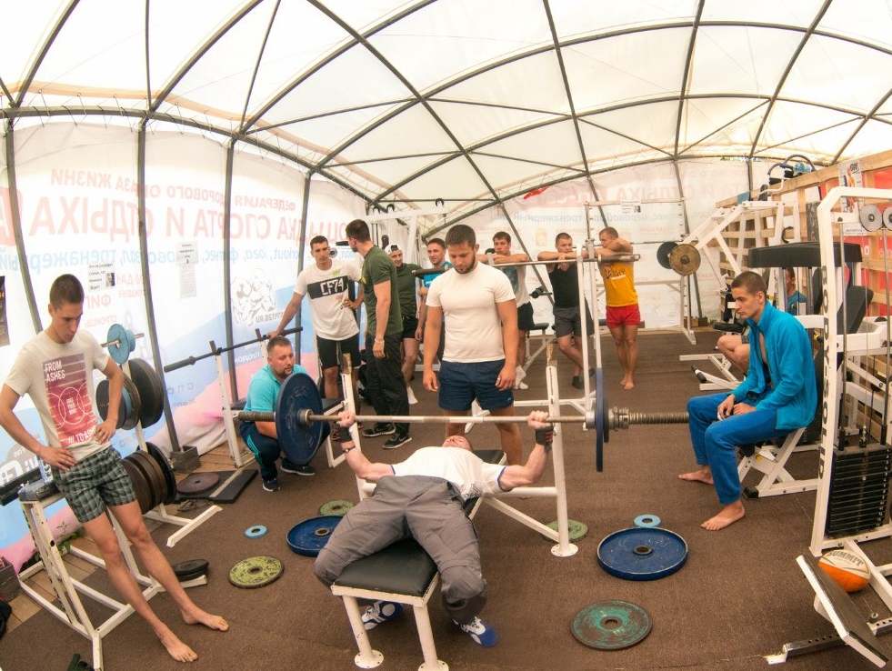 Красноярские соратники открыли спортивную площадку в Железногорске