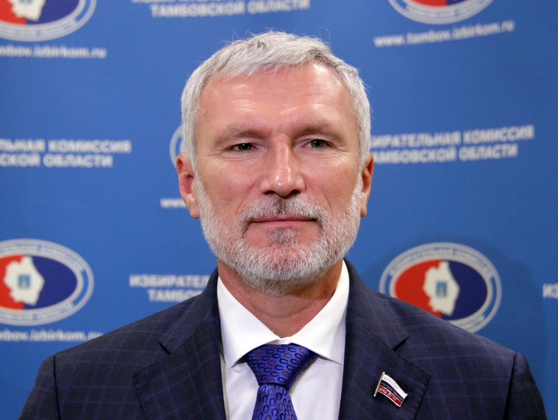 Журавлев иронично прокомментировал выдачу ипотеки с 18 лет