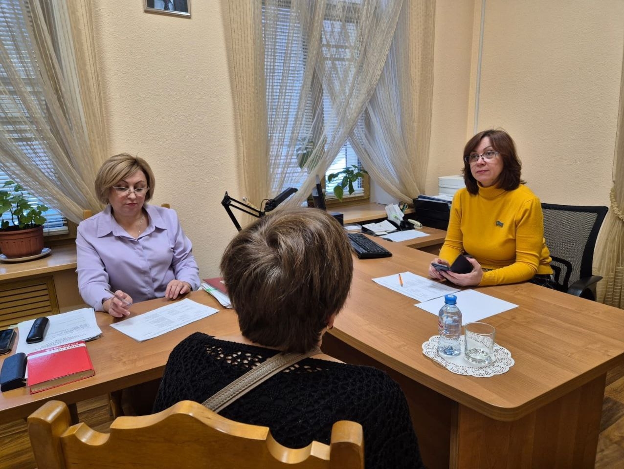 Елена Леонова провела личный прием граждан
