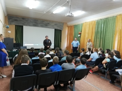 ЯРОСЛАВСКАЯ "РОДИНА" ДАЕТ УРОК МУЖЕСТВА МОЛОДОМУ ПОКОЛЕНИЮ