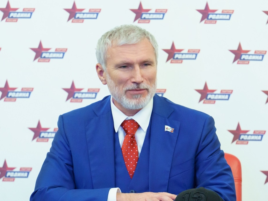 Алексей Журавлев: Байден пытается восстать против ветра