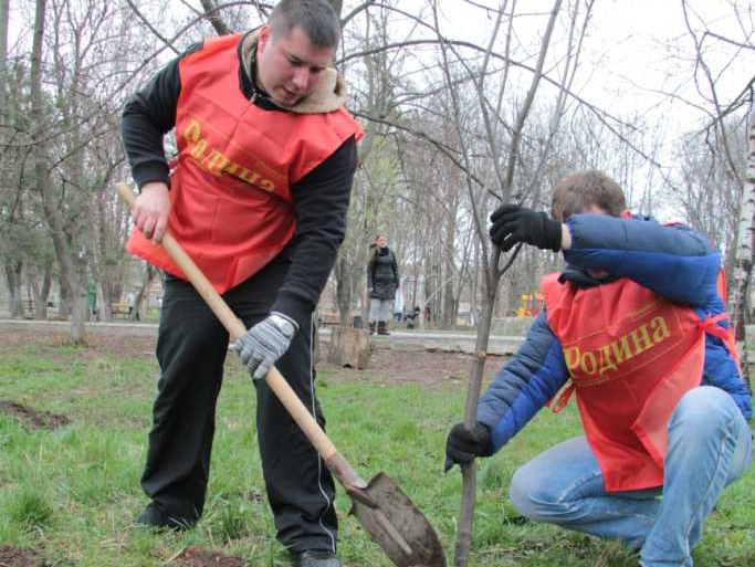 Новочеркасская "РОДИНА" провела субботник в столице донского казачества