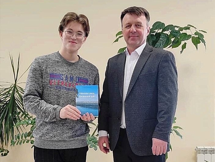 Виталий Прохоров продолжает оказывать гуманитарную помощь