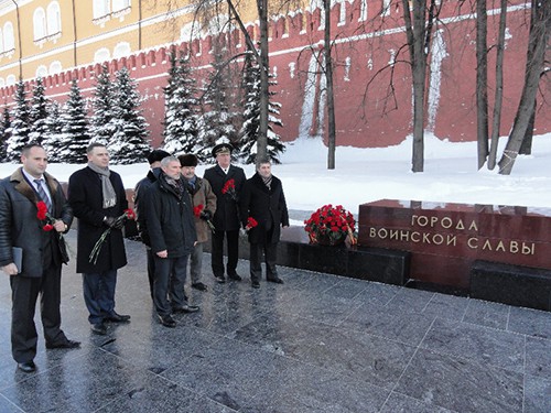 Возложение цветов к стеле городов Воинской славы в честь 70-летия освобождения Воронежа от фашистских захватчиков, 25 января 2013 г.