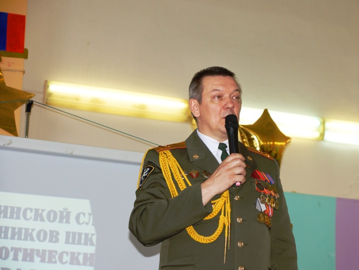 Социал-патриоты посетили челябинскую школу