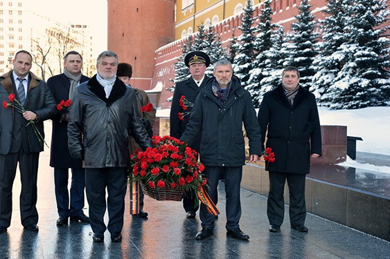 Возложение цветов к стеле городов Воинской славы в честь 70-летия освобождения Воронежа от фашистских захватчиков, 25 января 2013 г.