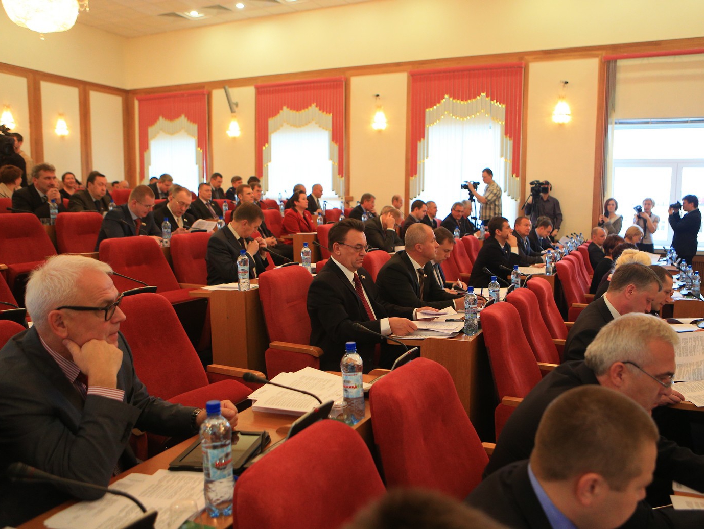 Родинец активизировал работу архангельского парламента