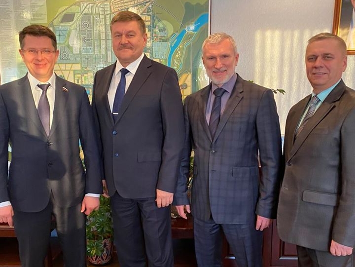 Алексей Журавлев встретился с мэром Байконура Константином Бусыгиным