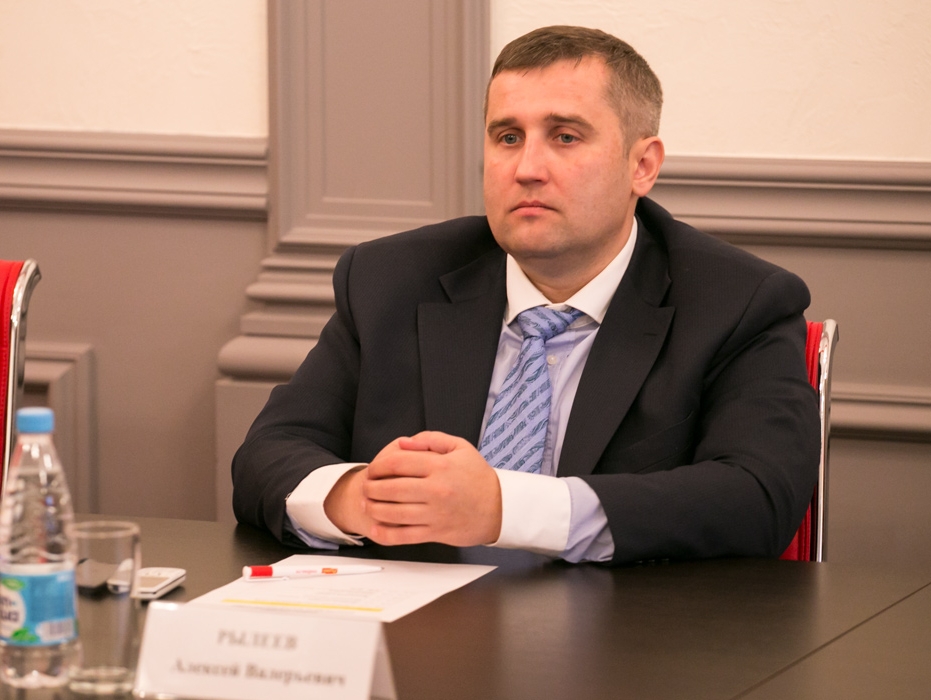Рылеев: В нынешней экономической системе проблему безработицы не решишь