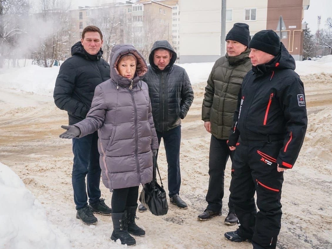 Депутат от "РОДИНЫ" в Сергиевом Посаде Сергей Захаров проверил качество уборки снега во дворах