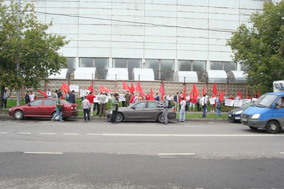Акция партии "РОДИНА" у лагеря для нелегалов в Гольяново, 15 августа 2013 г