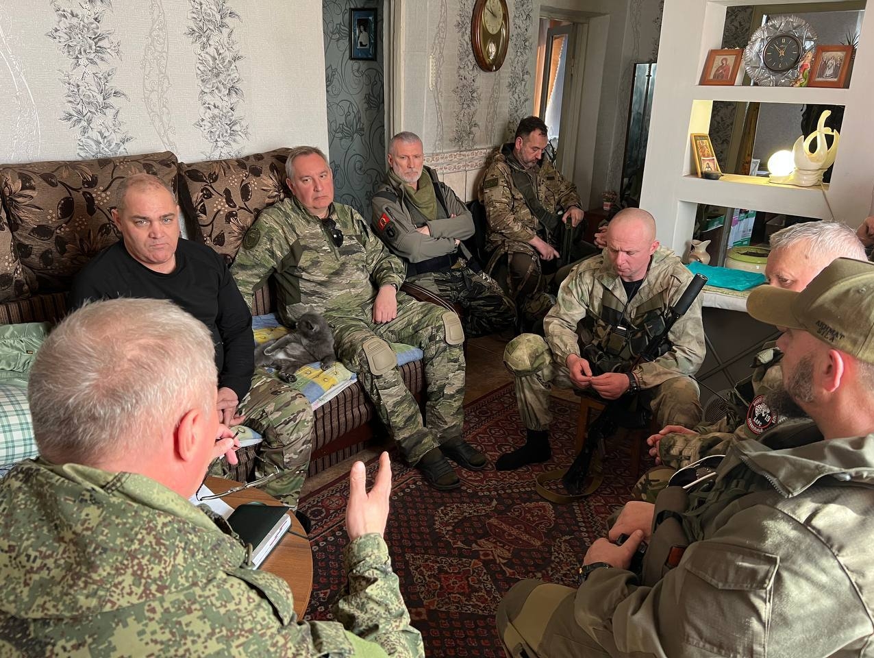 Журавлев: Стоящие рядом подразделения должны обязательно обладать чувством локтя