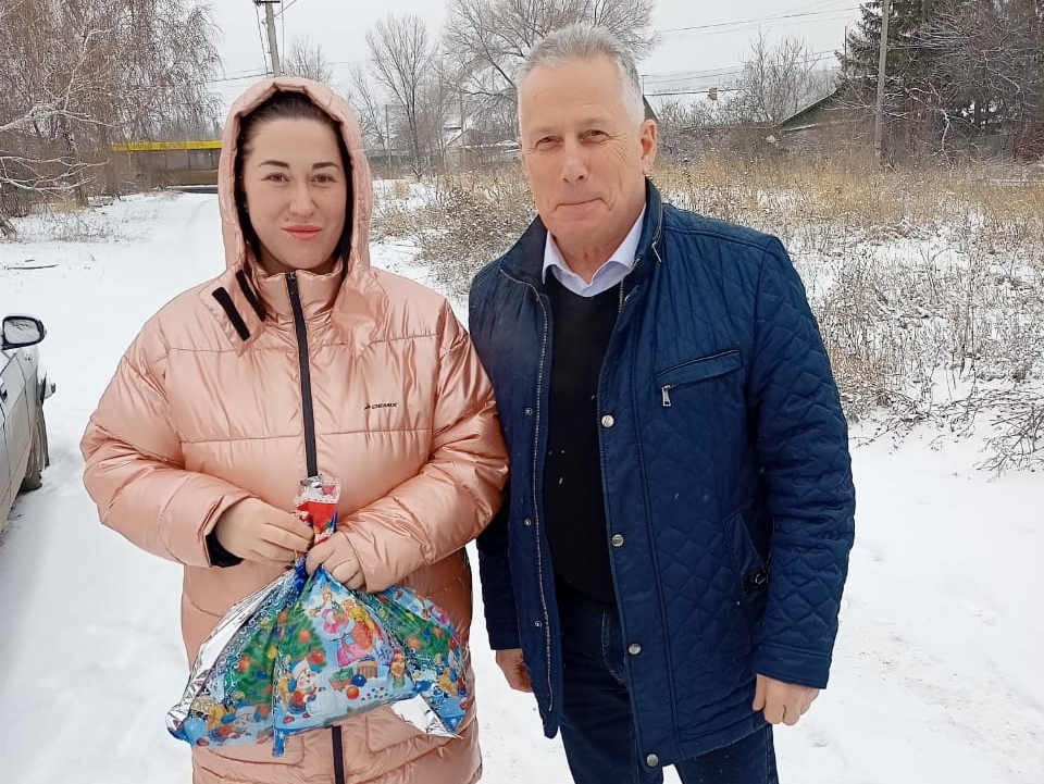 Сергей Демин поздравил многодетные семьи и семьи с детьми с ограниченными возможностями