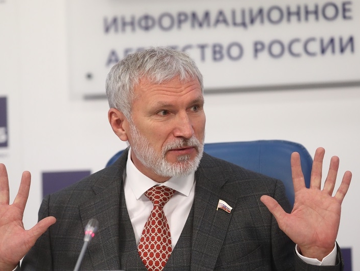 Журавлев подготовил закон, предполагающий службу в армии для получающих гражданство РФ