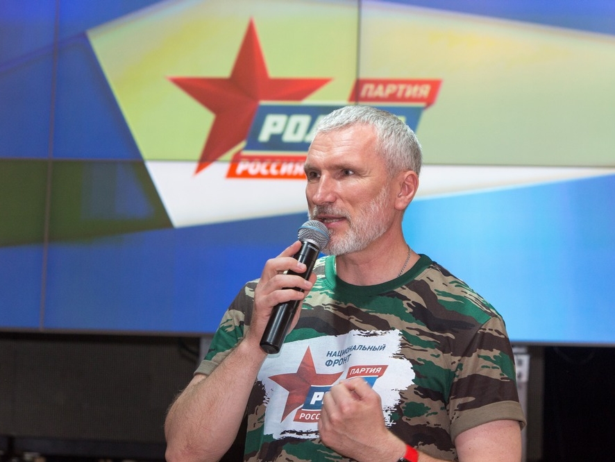 Алексей Журавлев поздравил воинов и ветеранов с Днем пограничника