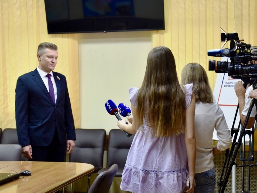 Владимир Сухарев подал документы о выдвижении в качестве кандидата на должность Губернатора Астраханской области