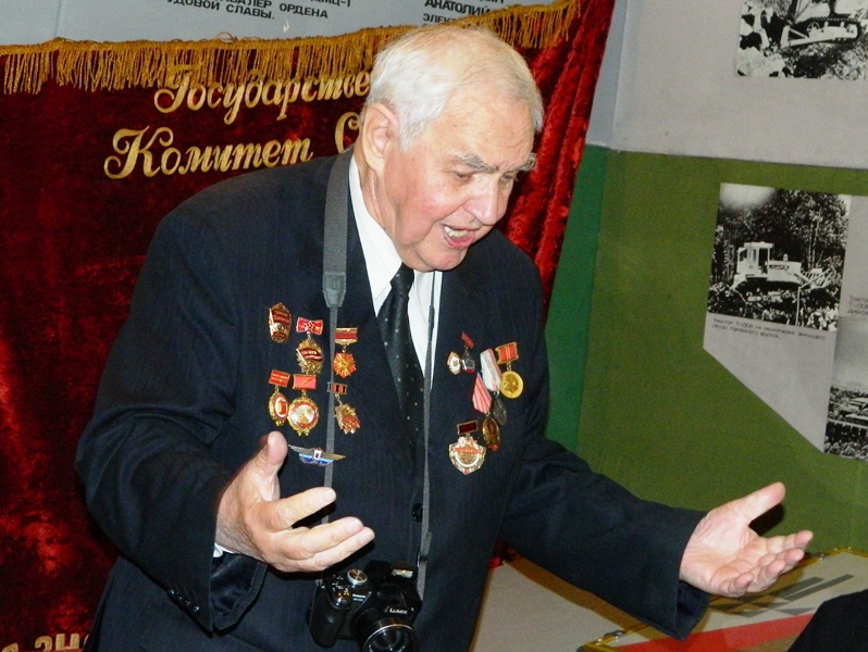 Челябинские партийцы почтили память ветеранов-земляков