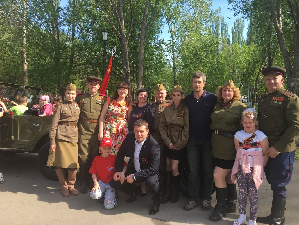 Самарские активисты угостили горожан солдатской кашей