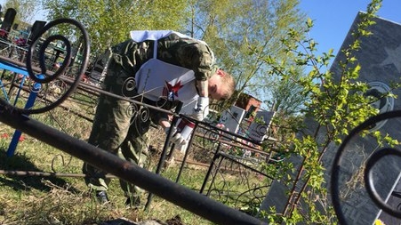 Новосибирские родинцы привели в порядок могилы ветеранов и тружеников тыла