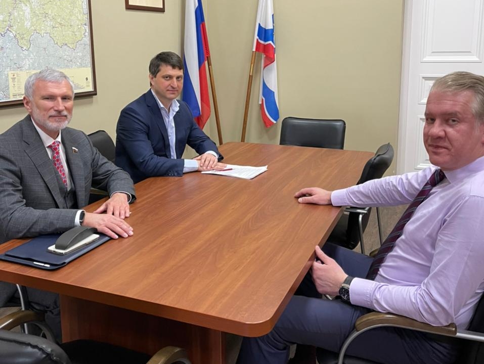 Алексей Журавлев призвал держать под контролем процесс трудоустройства мигрантов