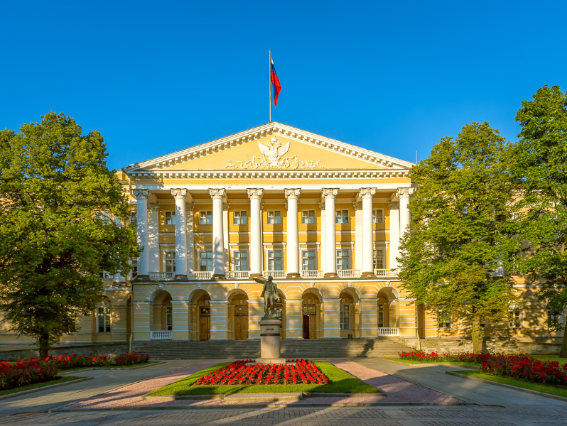 Петербургская "РОДИНА" требует от Смольного справедливости для дольщиков