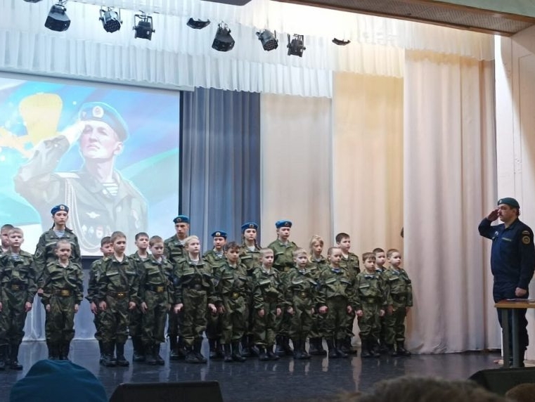 В Новосибирске прошла церемония торжественного посвящения в курсанты военно-патриотического клуба "Пашинцы"