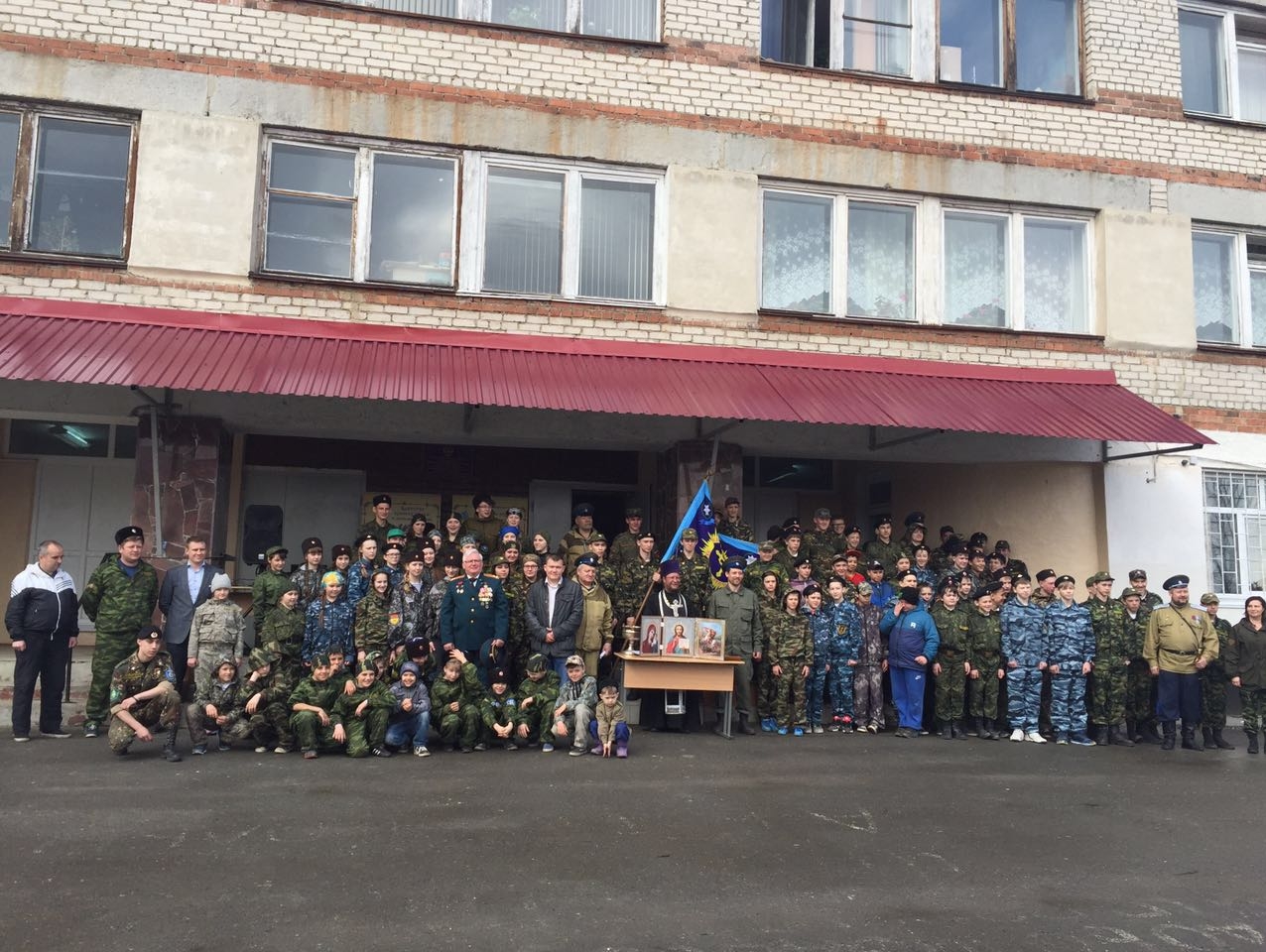 Свердловские партийцы рассказали школьникам о патриотизме