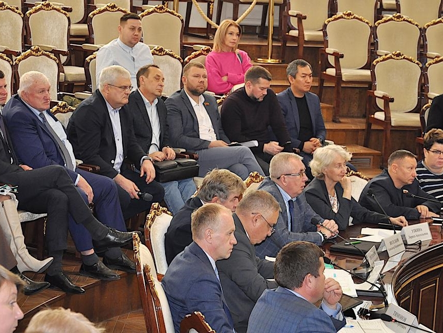 Вячеслав Илюхин и Константин Антонов обозначили приоритеты бюджета Новосибирской области