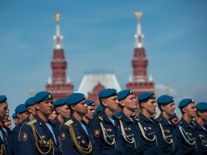 Архангельская "РОДИНА" и кандидаты в депутаты поздравляют всех сопричастных с Днем воздушно-десантных войск