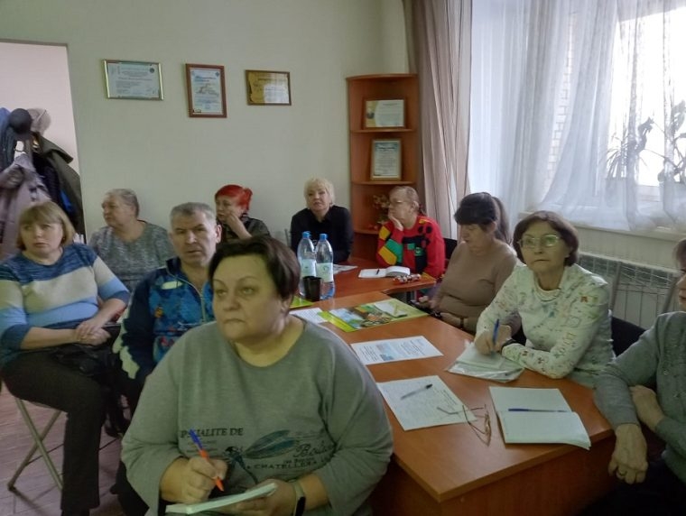 Общественные приемные Вячеслава Илюхина проводят встречи с председателями Советов МКД и занятия "Школы ЖКХ"
