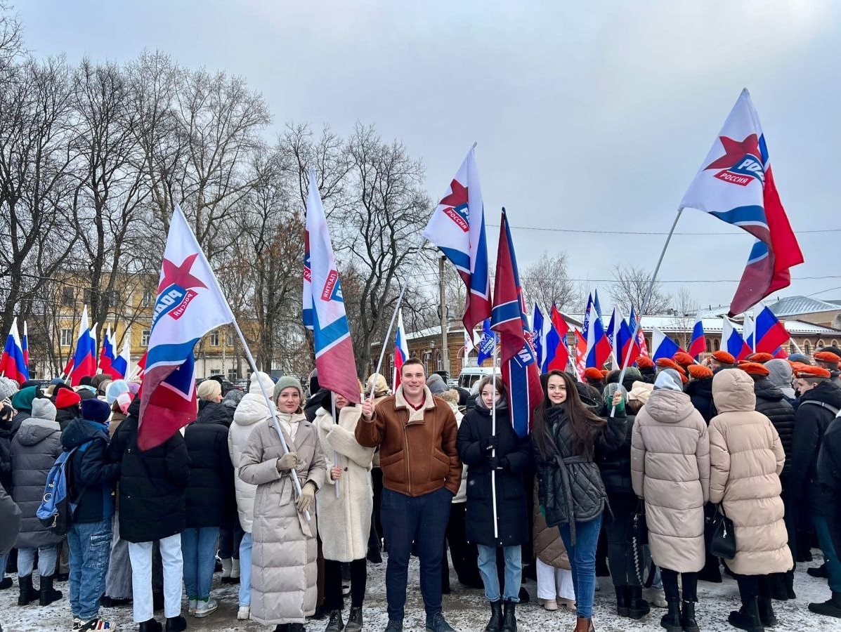 В Кирове активисты молодежного крыла реготделения "РОДИНЫ" приняли участие в акции "Мы вместе"