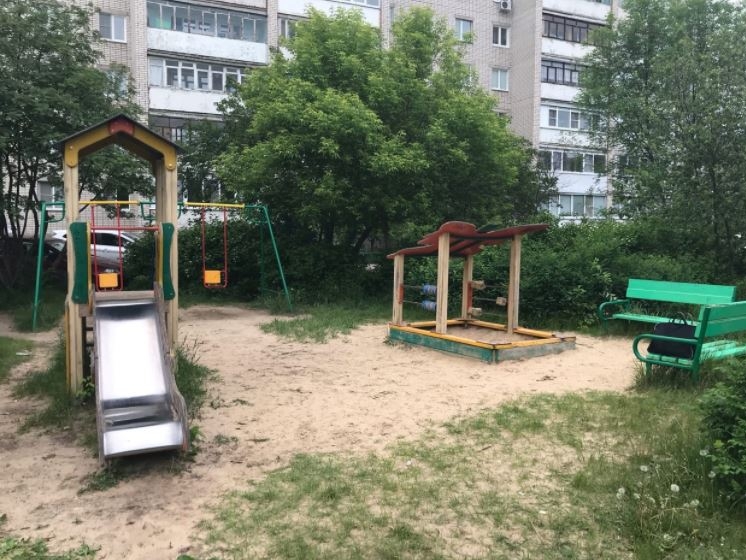 Нижегородская "РОДИНА": Детские площадки в Дзержинске требуют ремонта
