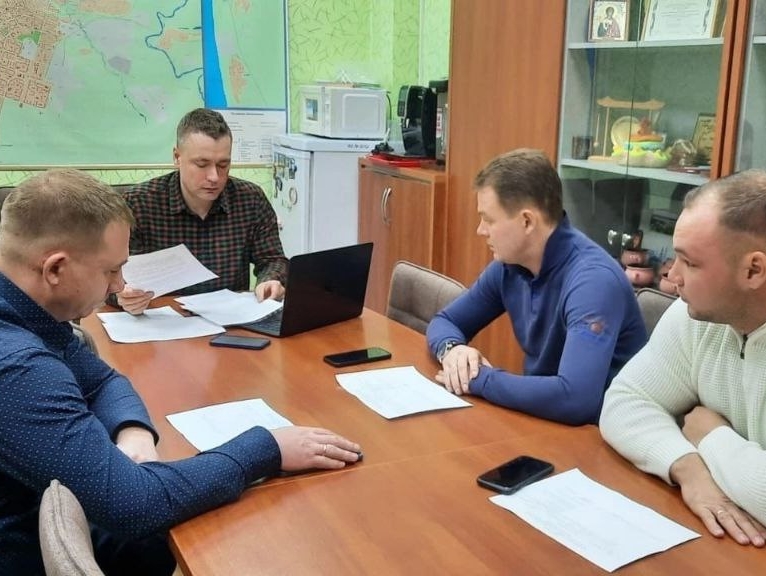 На заседании профильной комиссии Совета Котласа Павел Пронин обсудил важнейшие темы для города