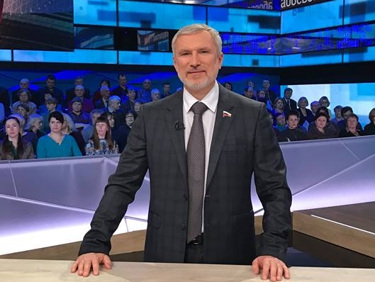 Журавлев: Зеленский и президентом не стал, и искусство пародии позабыл