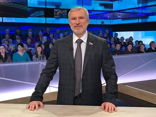 Лидер "РОДИНЫ": Посади Навального за стол - он и ноги на стол