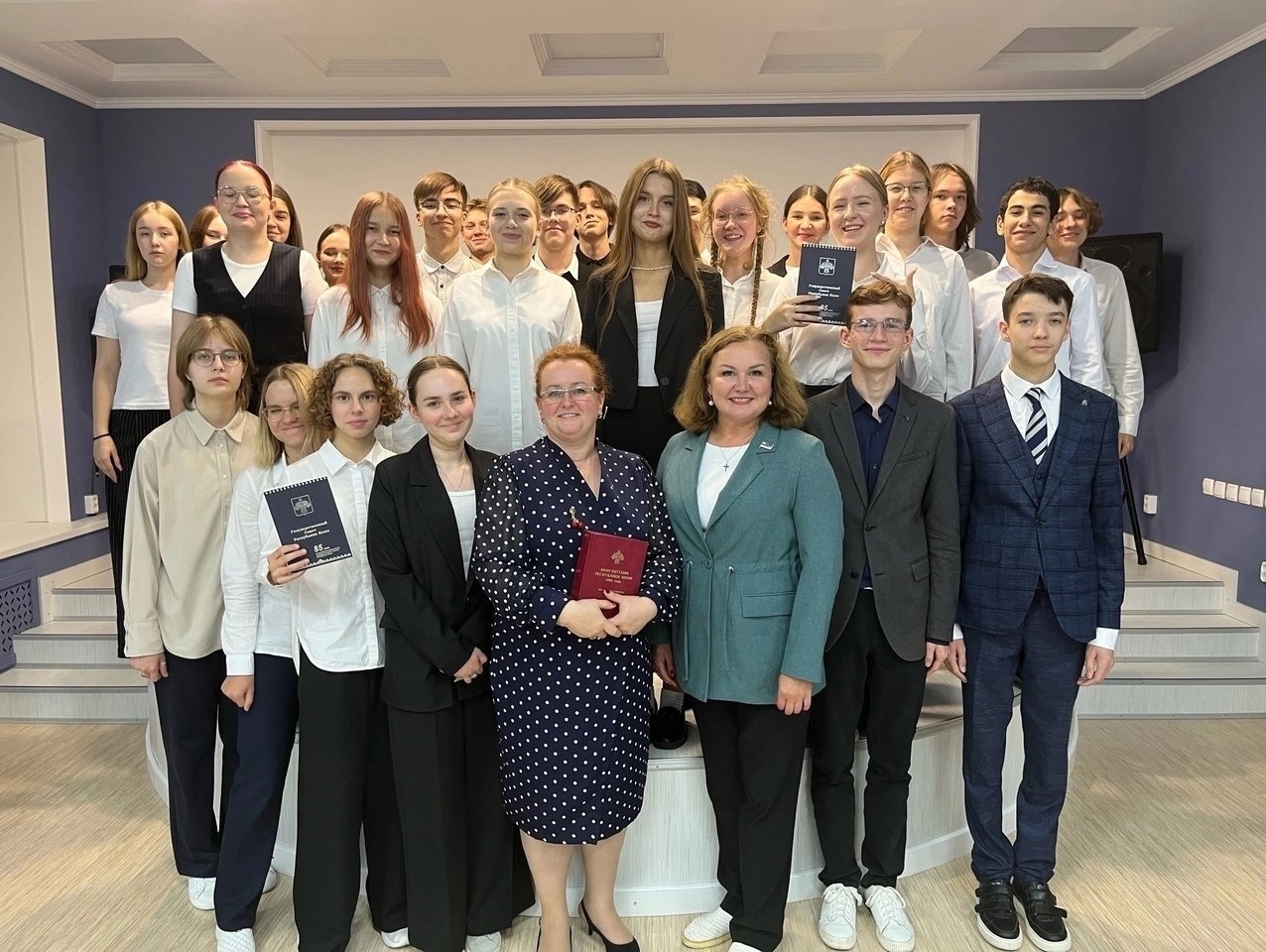 Елена Иванова провела парламентский урок в Лицее народной дипломатии