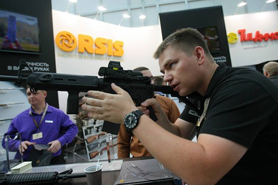 Дмитрий Рогозин на открытии выставки ARMS & Hunting 2013, Москва, 10 октября 2013 г.