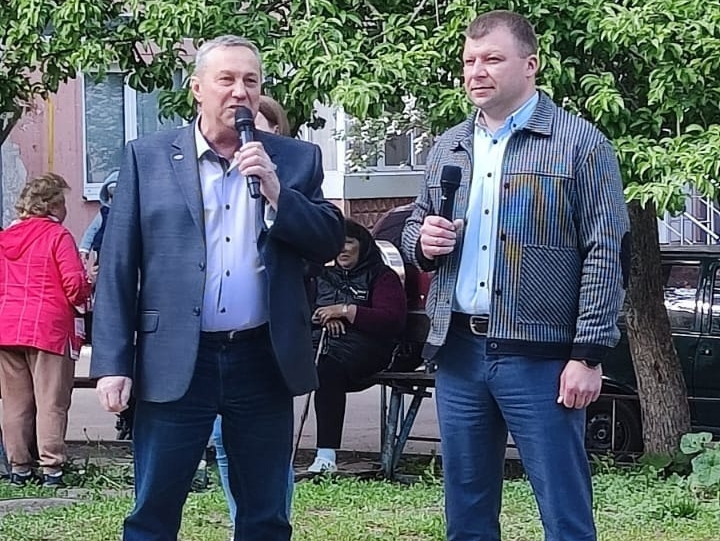 Валерий Стариков поздравил жителей мкрн «Полынковский» с Международным Днем семьи