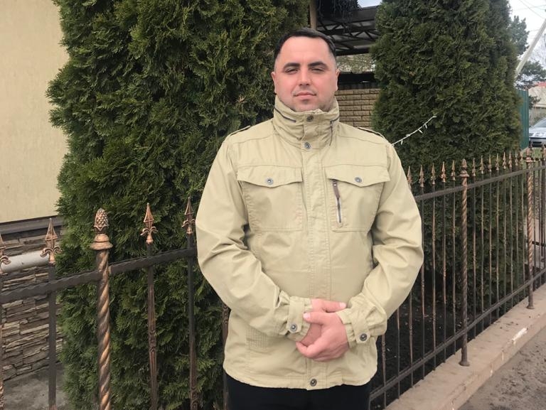 Воронежский соратник оказывает помощь одиноким ветеранам в ремонте жилых помещений