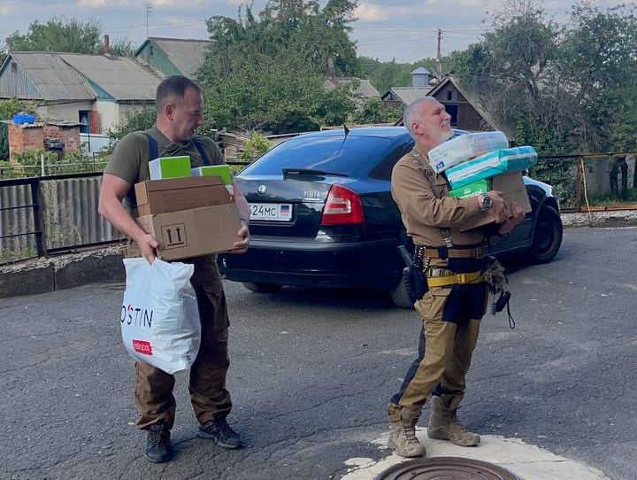 Алексей Журавлев привез в ДНР гуманитарную помощь