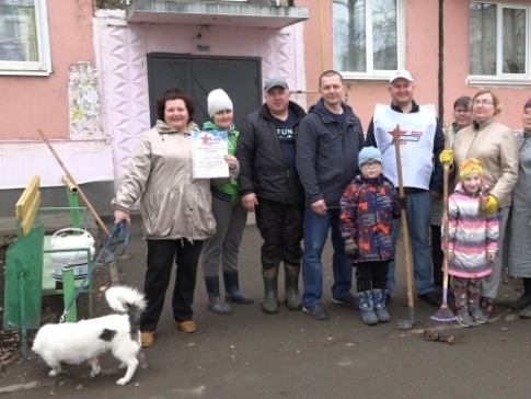 УДМУРТСКИЕ РОДИНЦЫ ПРОВЕЛИ СУББОТНИК В Г. САРАПУЛЕ