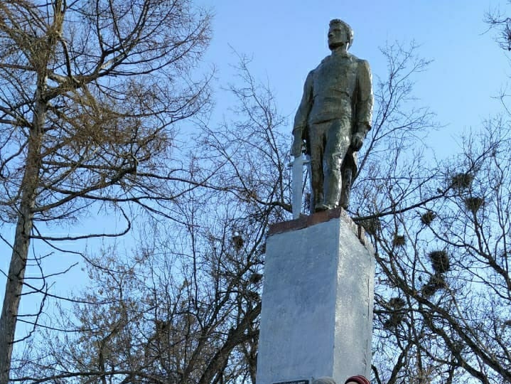 Кировские родинцы чтят память героев конкретными делами