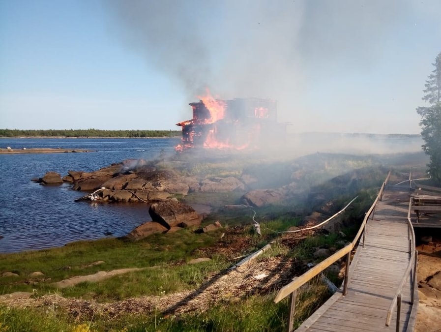 В Карельской "РОДИНЕ" считают гибель церкви из фильма "Остров" закономерным явлением