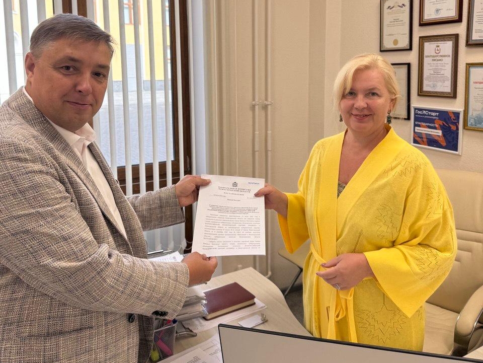 Вячеслав Монахов представил в избирательную комиссию документы на заверение для участия в Одномандатных выборах в гордуму Нижнего Новгорода.