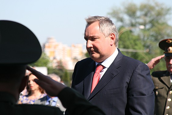 Вице-премьер РФ Дмитрий Рогозин в Молдове, 9 мая 2013 года