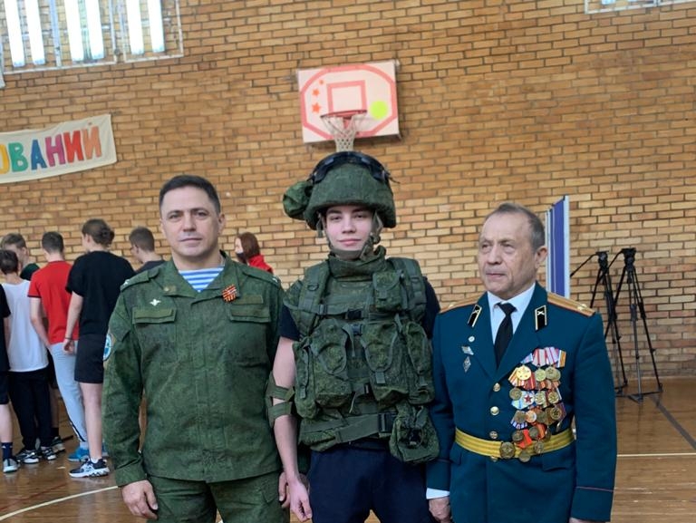 Вадим Нуждин провел Урок мужества для школьников Самары