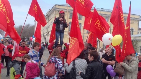 Колонна "РОДИНЫ" прошла по центральной улице Оренбурга