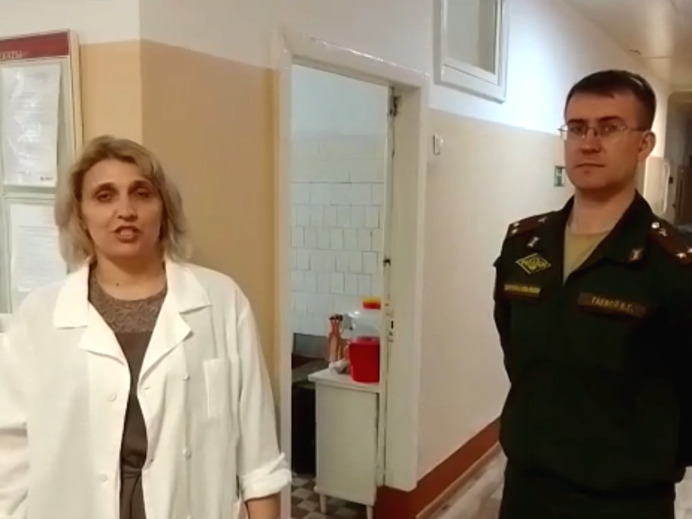 Клуб избирателей Вячеслава Илюхина передал подарки на Пасху для раненых