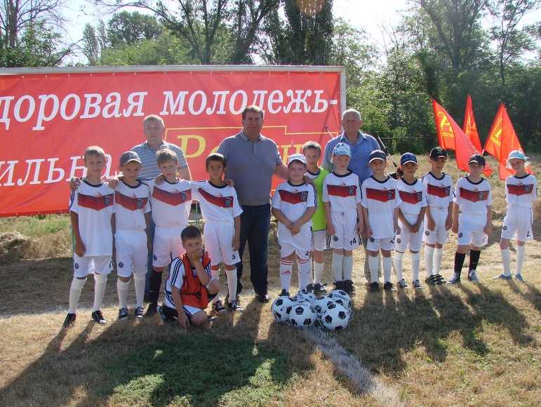 Волгоградская "РОДИНА" провела соревнования по футболу