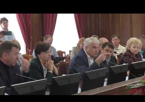 Вячеслав Илюхин подверг резкой критике концессию по строительству поликлиник в регионе